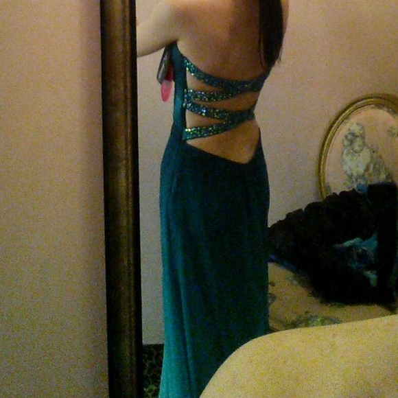 La Femme 18525 Green/Teal/Turquoise/Blue Prom Dress - Picture 2 of 5